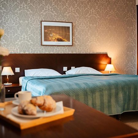 Hotel Kuracyjny Spa & Wellness Гдиня Екстериор снимка
