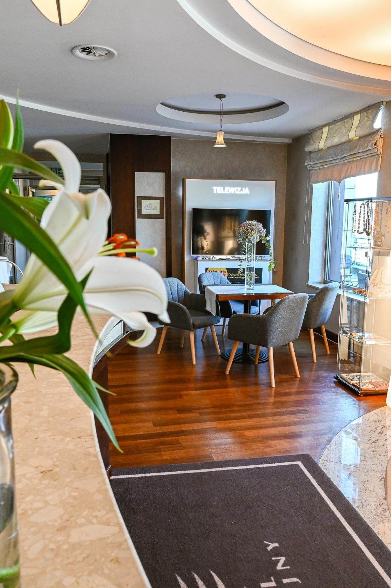 Hotel Kuracyjny Spa & Wellness Гдиня Екстериор снимка