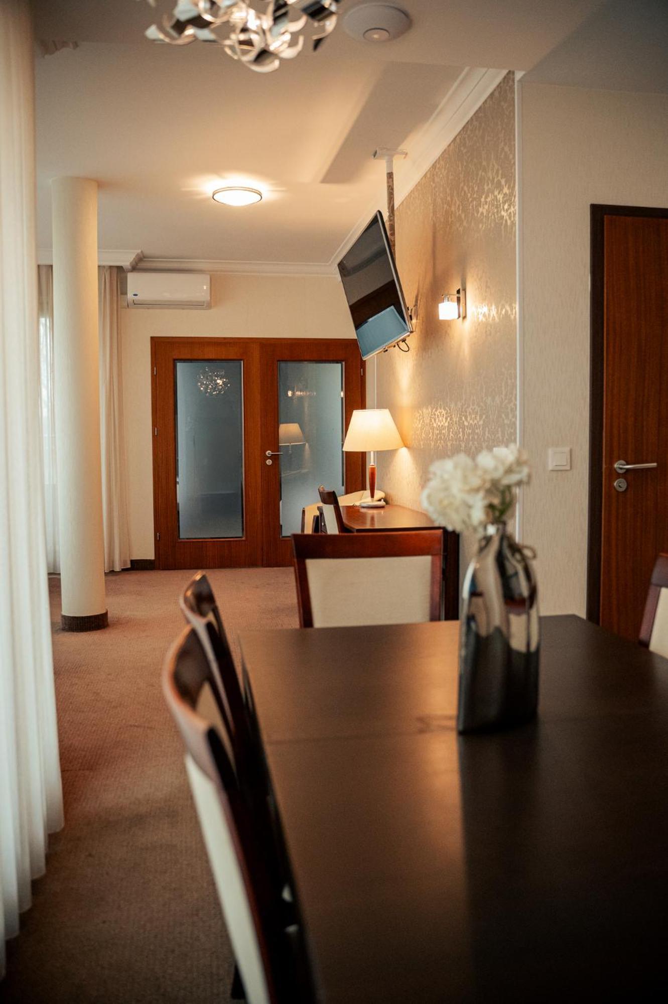 Hotel Kuracyjny Spa & Wellness Гдиня Екстериор снимка