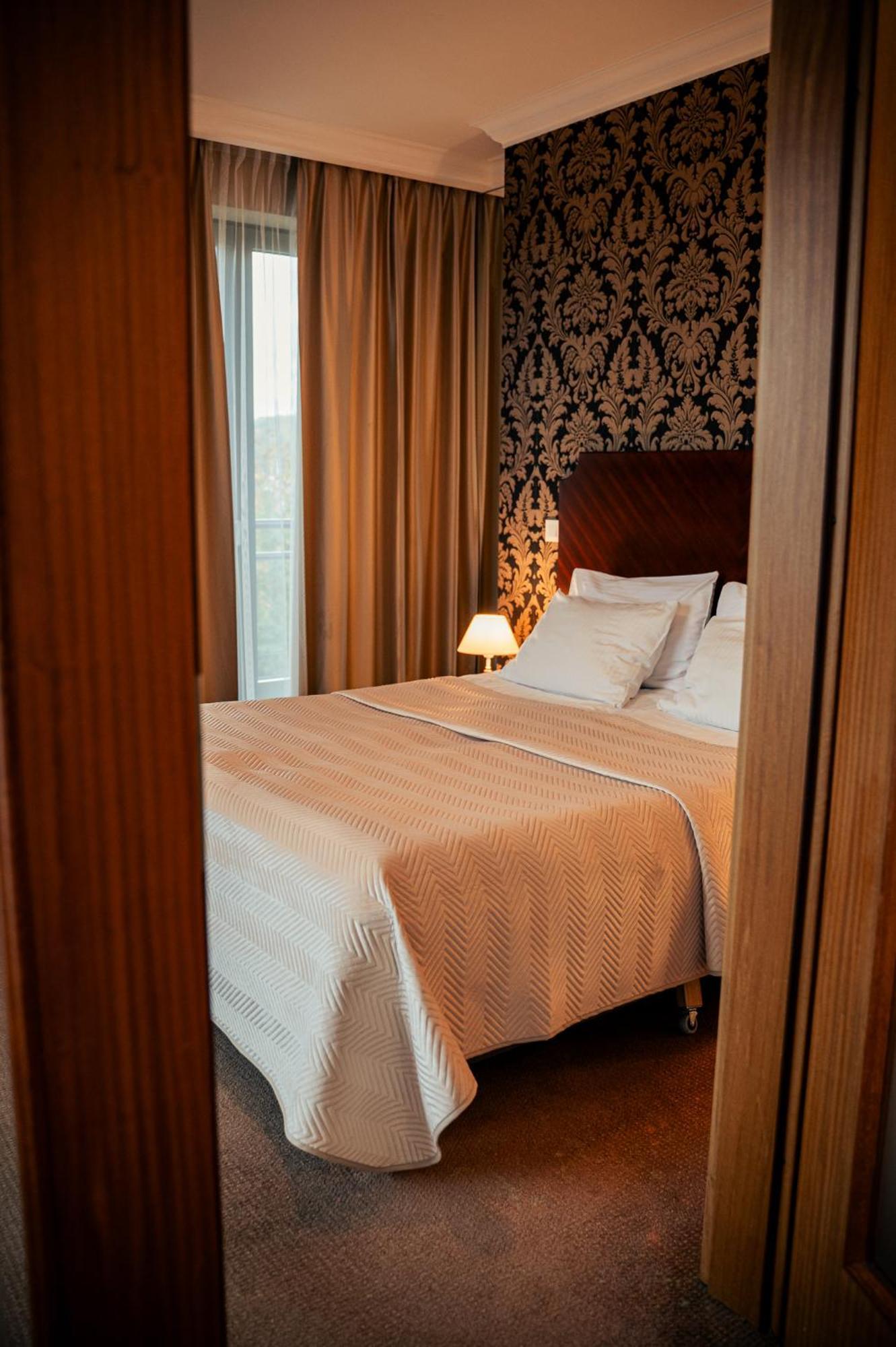 Hotel Kuracyjny Spa & Wellness Гдиня Екстериор снимка