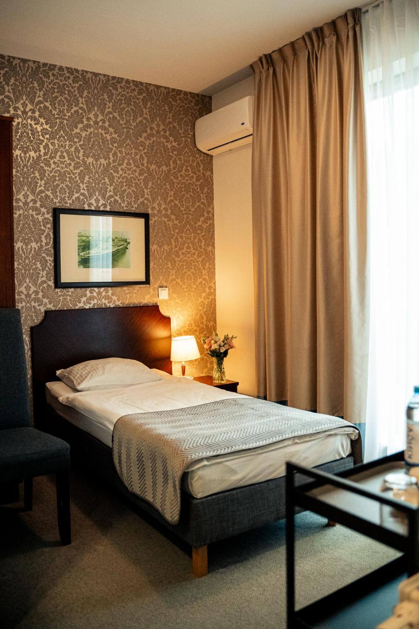 Hotel Kuracyjny Spa & Wellness Гдиня Екстериор снимка
