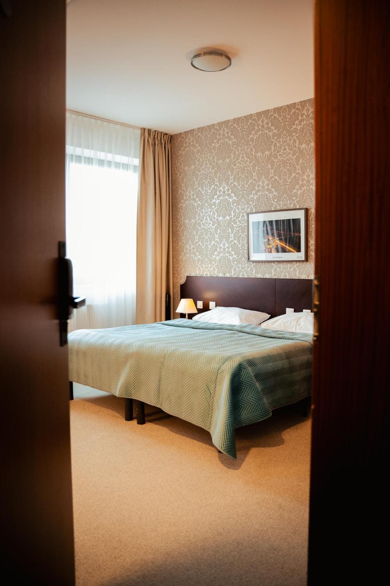 Hotel Kuracyjny Spa & Wellness Гдиня Екстериор снимка